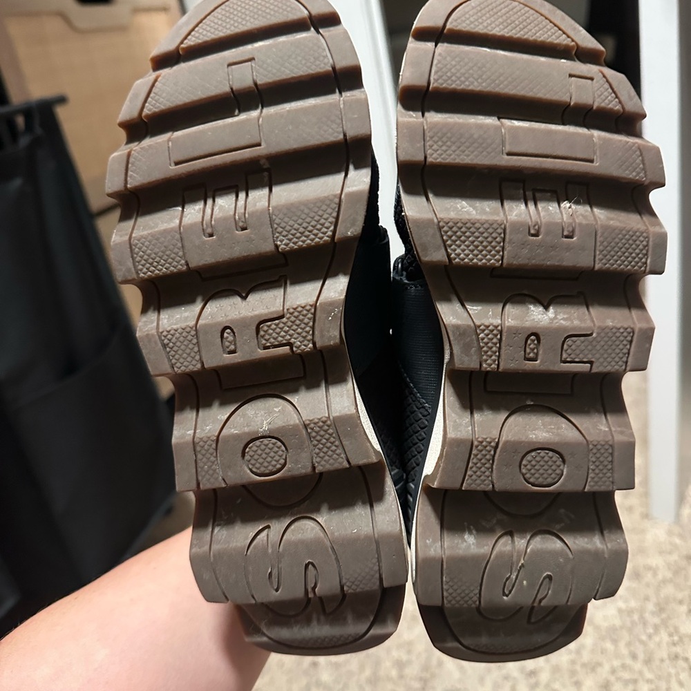 Sorel Size 6 Women’s Kinetic Sneak Black Sneakers Adjustable Strap Shoes Low Top - Picture 7 of 13